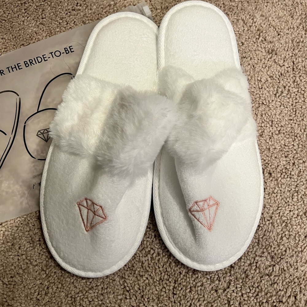 ✨NWT Silk Robe & Slippers✨ - Picture 7 of 8